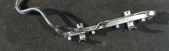 Saab 9-5 Fuel distributor 