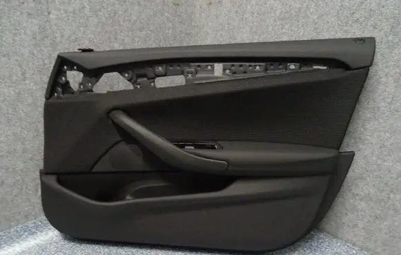 BMW 5 G30 G31 Front door card panel trim