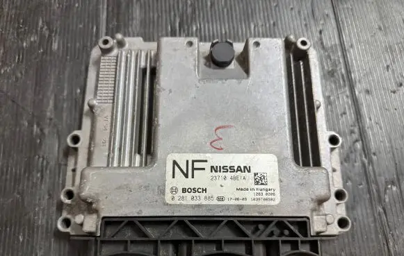 Nissan X-Trail T32 Engine control unit/module 237104BE1A 1039T06582 0281033885