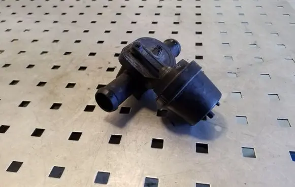 Volkswagen Crafter Coolant heater control valve 701819809G