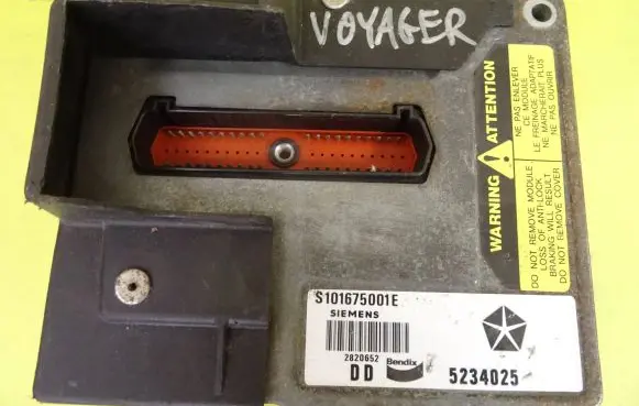 Chrysler Voyager ABS control unit/module S101675001E