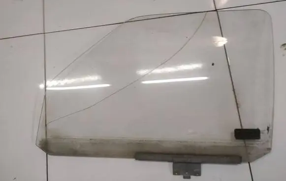 Volkswagen Golf II Front door window glass four-door AS2