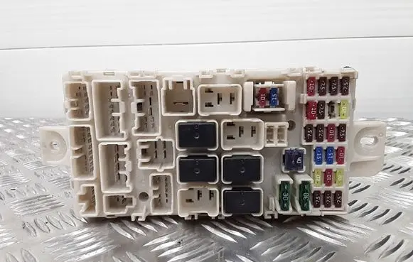 Mitsubishi L200 Fuse module