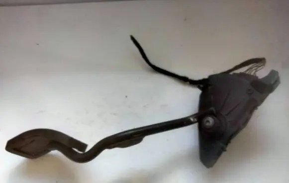 Audi A4 S4 B6 8E 8H Accelerator throttle pedal 8E2721523