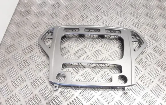 Ford Mondeo MK IV Radio/GPS head unit trim 