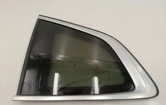 BMW X3 G01 Rear side window 7410063