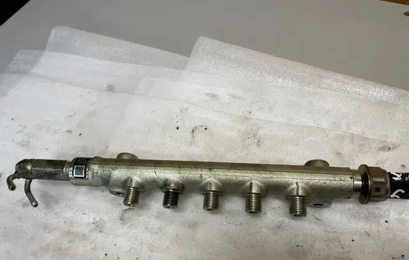 Opel Astra K Fuel main line pipe 55570022