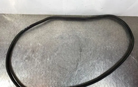 KIA Sorento IV Rear door rubber seal (on body)