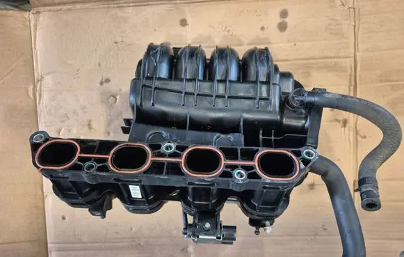 KIA Ceed Intake manifold 393002B100
