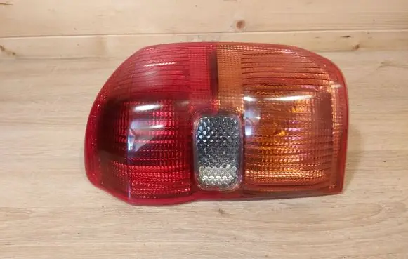 Toyota RAV 4 (XA20) Rear/tail lights