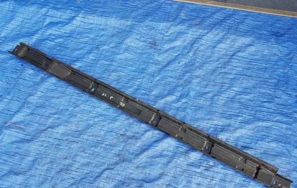 Mercedes-Benz GL X164 Foot area side trim 1646981230BBGG A1646981230