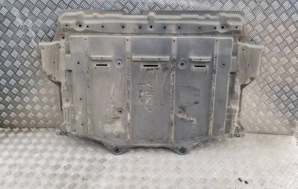 Center/middle under tray cover