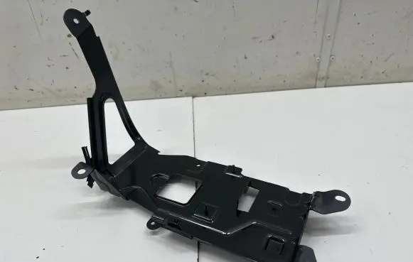 BMW X7 G07 Sound amplifier holder/bracket 6832603
