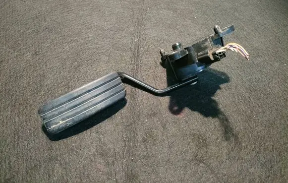 Renault Scenic II - Grand scenic II Accelerator throttle pedal 8200159645 0105A 10364