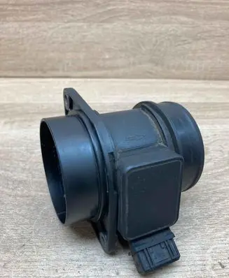 Renault Megane I Mass air flow meter 7700105010B 5WK9615