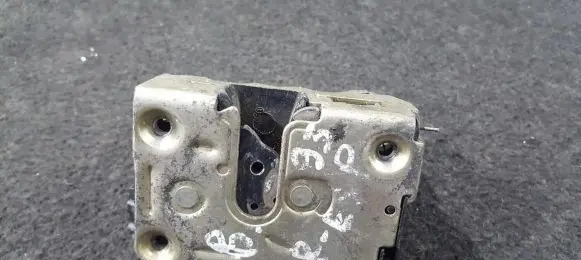 Renault Espace II Front door lock