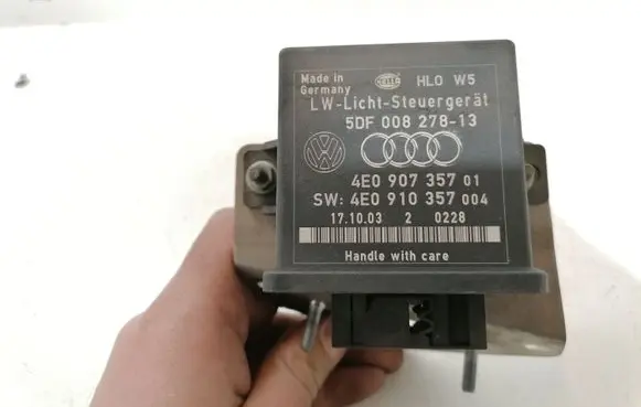 Audi A8 S8 D3 4E Light module LCM 4E090735713 4E0910357