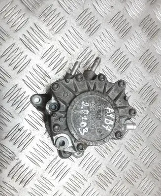 Audi A4 S4 B7 8E 8H Vacuum pump 03G145209