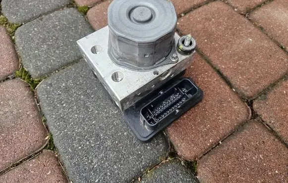 Opel Adam ABS Pump 13436725