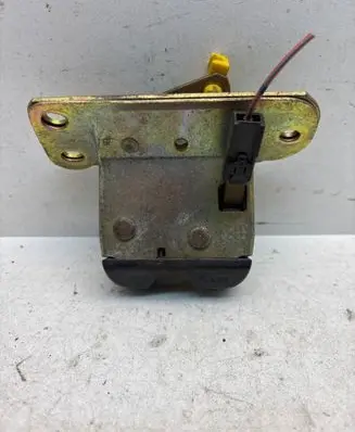 Mitsubishi Carisma Tailgate/trunk/boot lock/catch/latch 4197