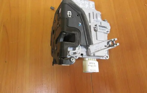 Seat Leon (1P) Front door lock