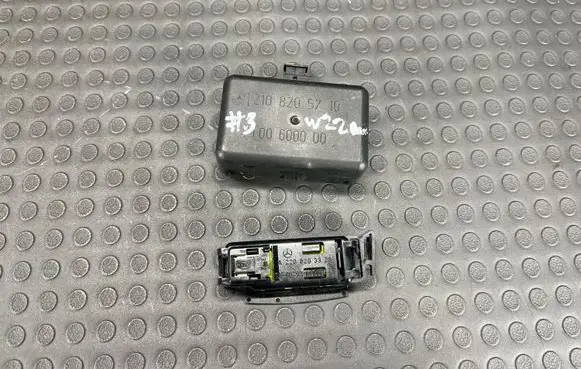 Mercedes-Benz S W220 Rain sensor 2108205710