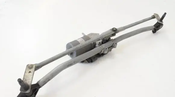 Mini Cooper Countryman R60 Front wiper linkage and motor 9804399