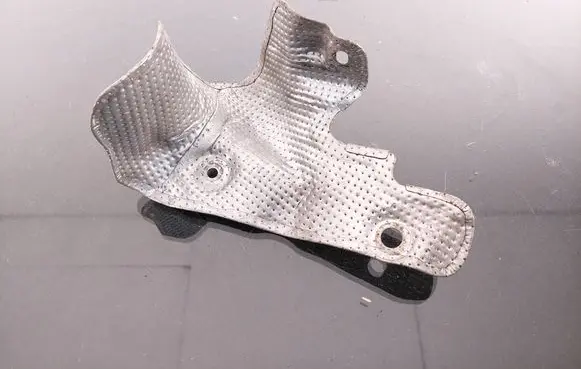 Volvo V60 Heat shield in engine bay 31293347
