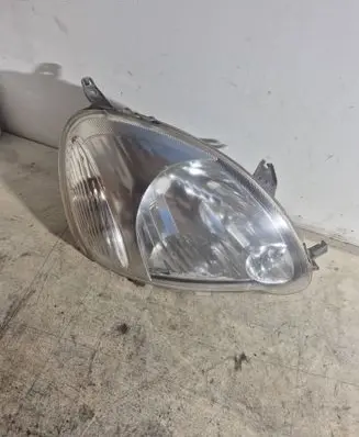 Toyota Yaris Headlight/headlamp PY21W 20A353B