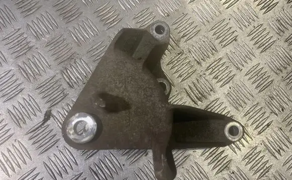 Opel Insignia A Engine mounting bracket 13228285