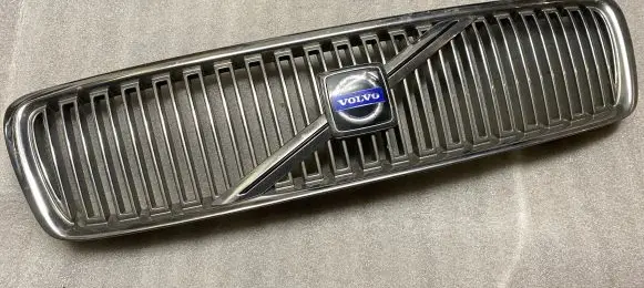 Volvo V70 Front grill 8659875