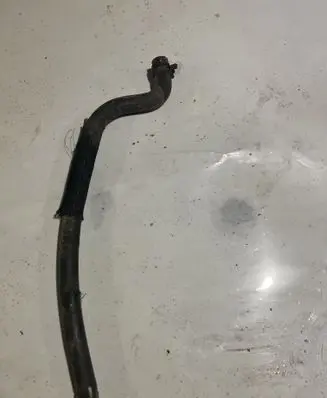 Engine coolant pipe/hose