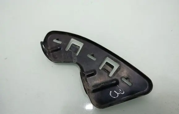 KIA Sportage Fender mounting bracket