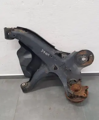 Mercedes-Benz Vito Viano W447 Rear wheel hub A4473570006 A4473530200 A4473570206