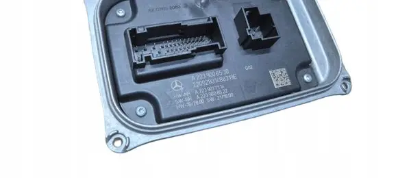 Mercedes-Benz S W223 Voltage converter/converter module 