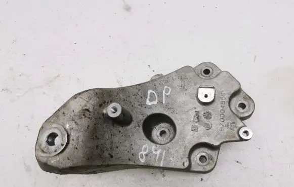 Maserati Ghibli Engine mounting bracket 670004865