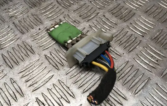 Volkswagen Golf V Other relay