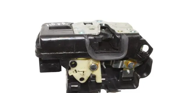 Chevrolet Captiva Front door lock