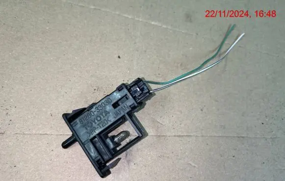 Toyota Avensis T250 Sensor 81260-33030