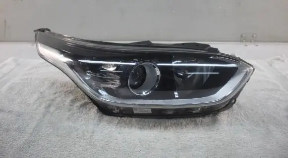 KIA Ceed Headlight/headlamp 92102J7050 110620181903 RJ05B