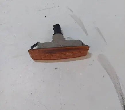 BMW 5 E39 Front fender indicator light 9407953