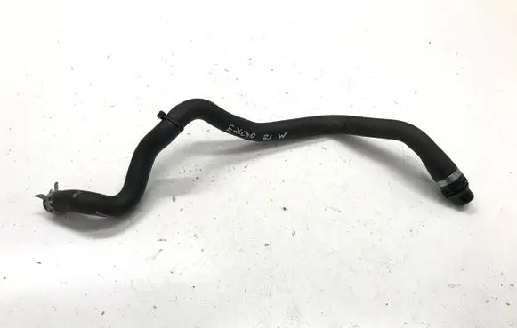 Volvo XC40 Engine coolant pipe/hose 32138731