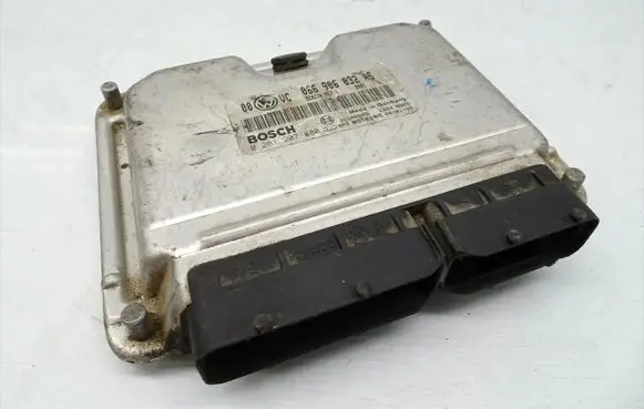 Volkswagen PASSAT B5.5 Engine control unit/module 066906032AS 0261207880