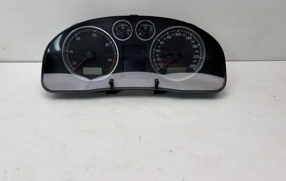Volkswagen PASSAT B5.5 Speedometer (instrument cluster) 3B0920827A
