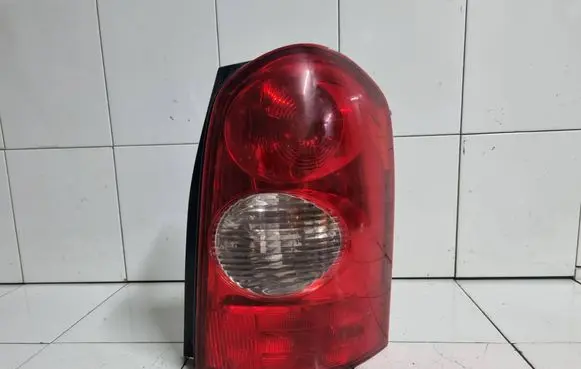 Mazda MPV II LW Rear/tail lights W215w