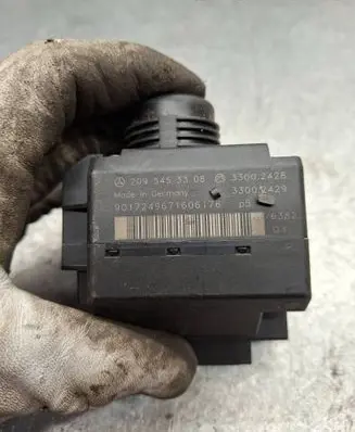 Mercedes-Benz CLK A209 C209 Ignition lock 2095453308 33002428 33002429