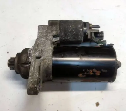 Volkswagen Golf V Starter motor 0001123012
