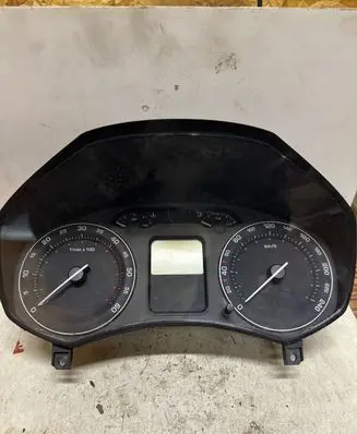 Skoda Octavia Mk2 (1Z) Speedometer (instrument cluster) 1Z0920810E V3564436 SKZ7Z0E3380771