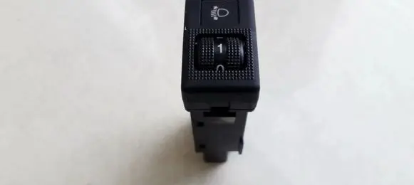 Nissan Almera Headlight level height control switch