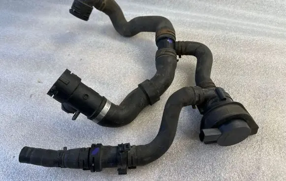 Audi A5 Sportback 8TA Engine coolant pipe/hose 4E0121113 3c0122051am 30950000